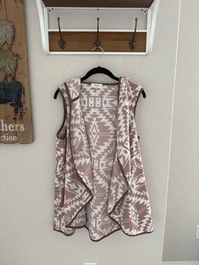 Peach Love California Taupe and White Aztec Hooded Vest
